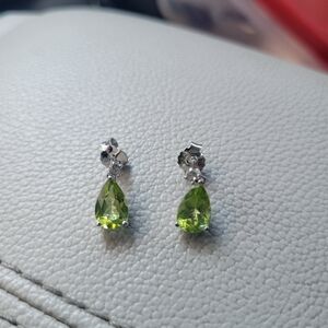 Chic Peridot Drop Earrings